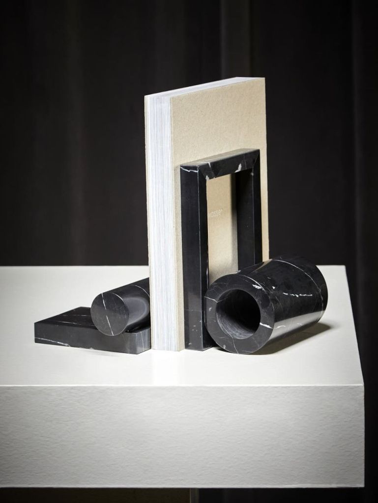 Держатель для книг Booknd Black