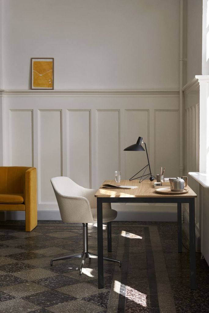 Светильник настольный Tripod HM9 Black