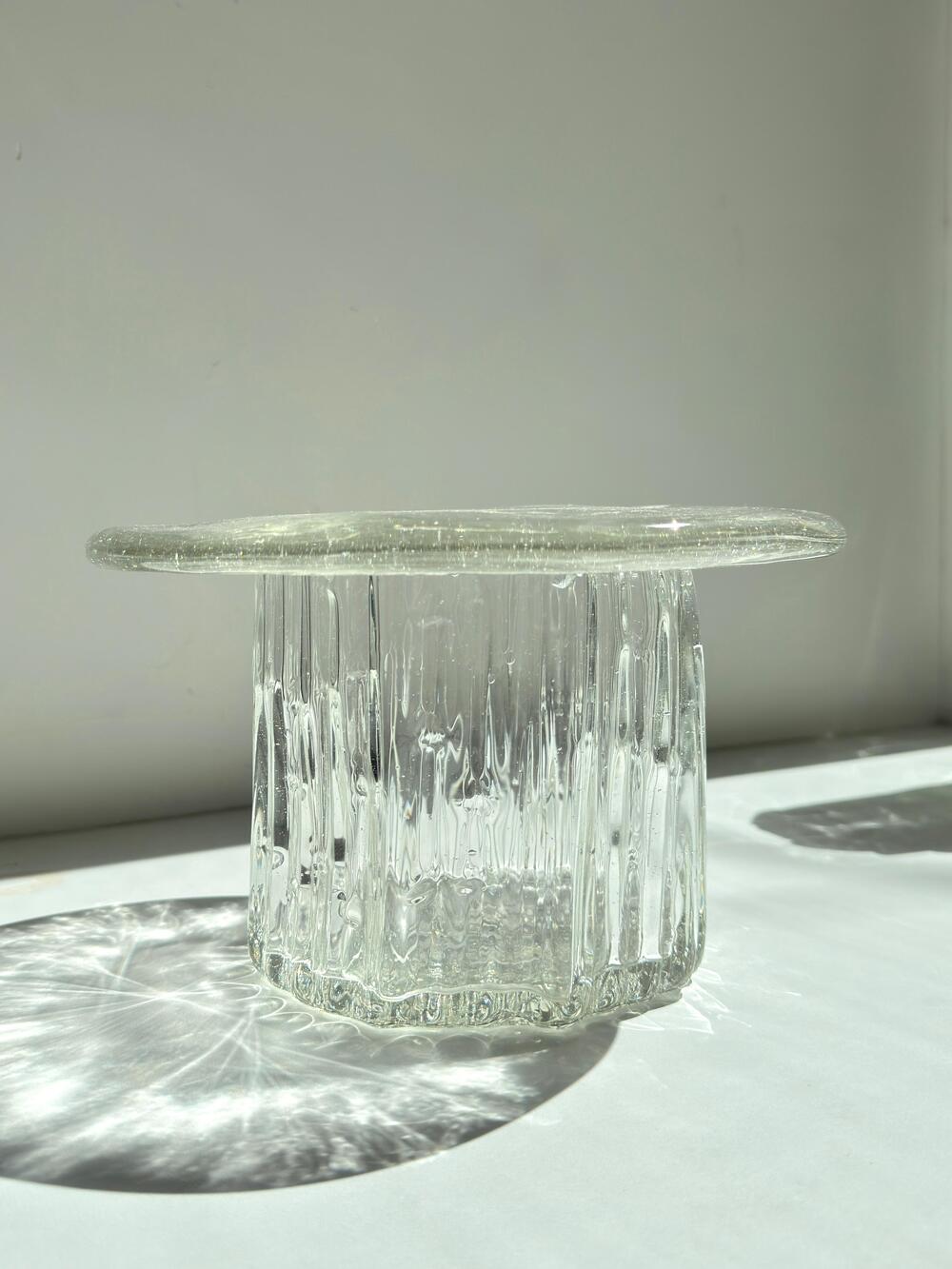 Подставка высокая из прозрачного стекла