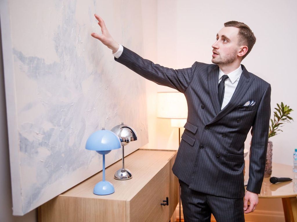 Выставка картин Ивана Глазкова - фотография 3