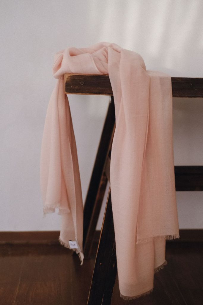 Кашемировый палантин Кайлаш ручной работы в цвете розовый рассвет