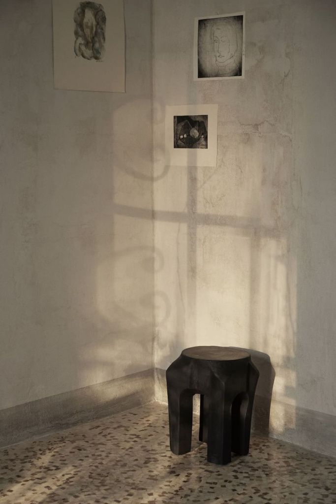 Табурет Root Stool Black Stained