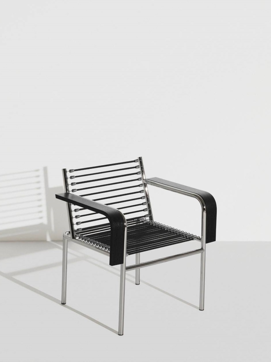 Кресло Sandows Armchair with Wooden Armrests