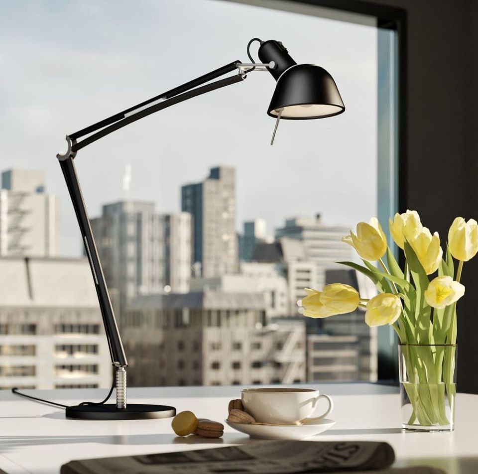 Светильник настольный Naomi