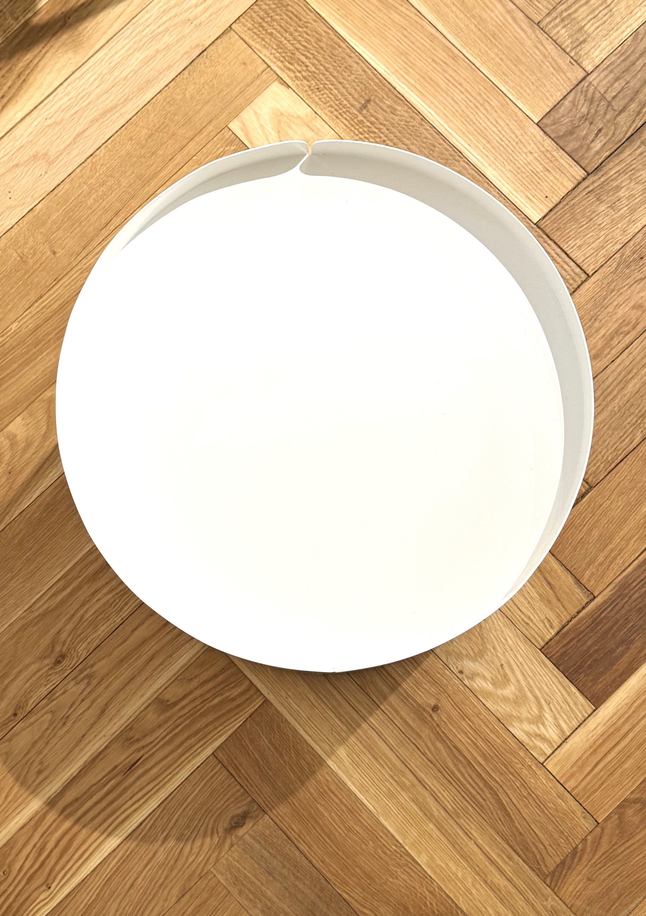 Столик кофейный на колесиках Dramatic Ivory