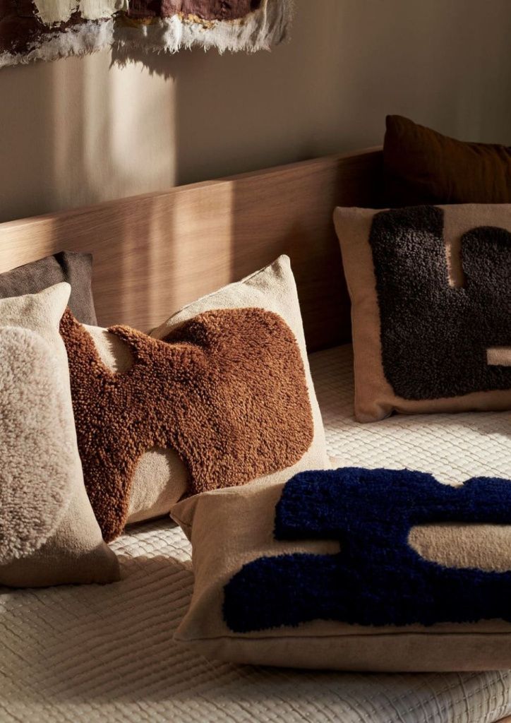 Подушка Lay Cushion Rectangular Sand/Bright Blue