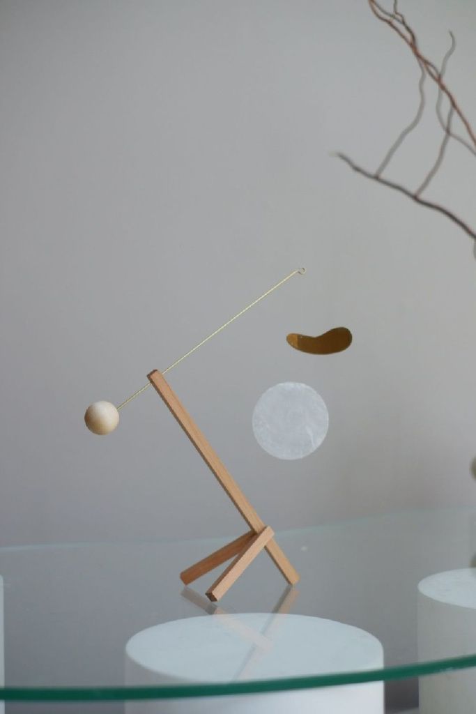 Момо Настольный мобиль