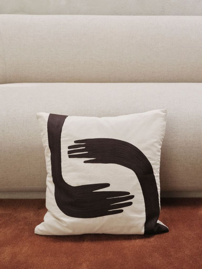 Подушка Pose Cushion