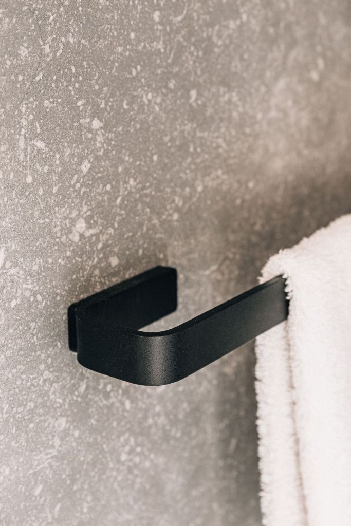 Держатель для полотенец Towel Bar Black