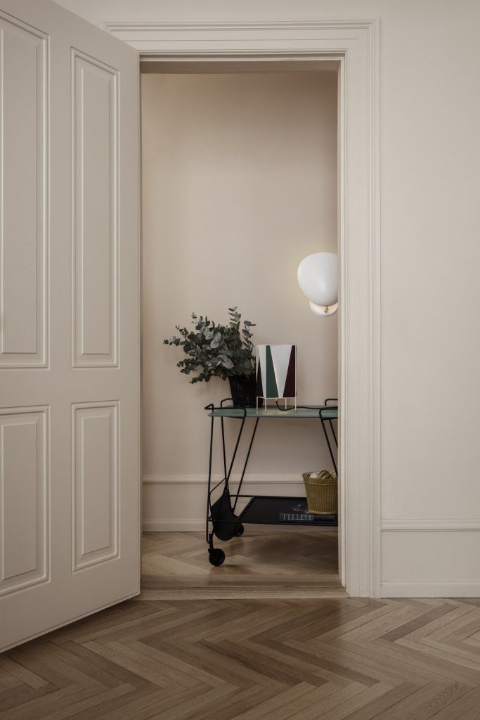 Бра Cobra Wall Lamp Hard-Wired White Semi Matt