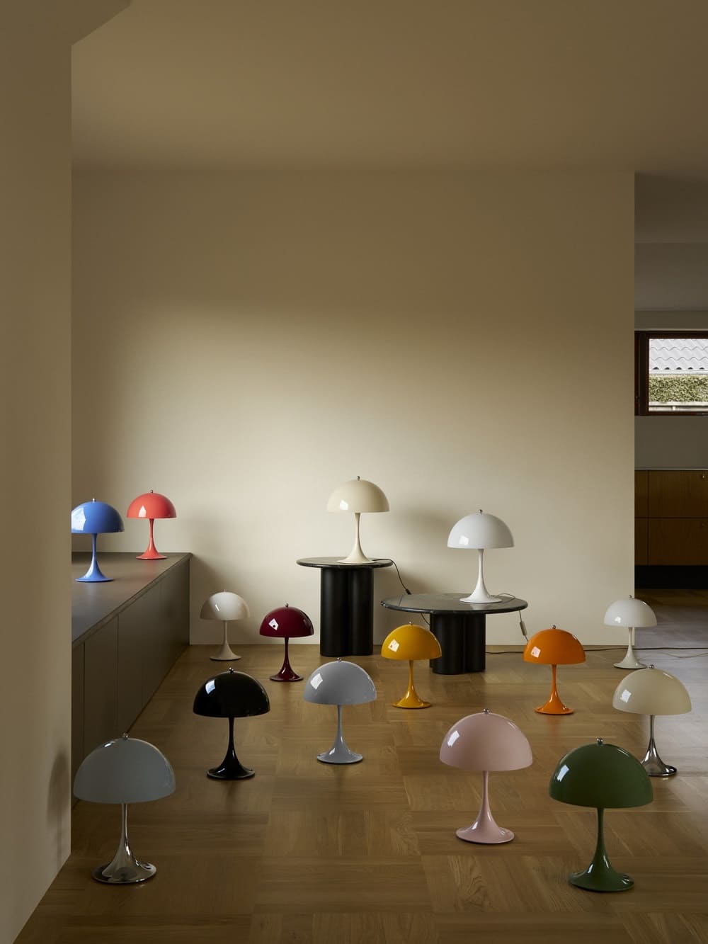 Светильник Panthella 250 Portable Lamp Opaque Burgundy