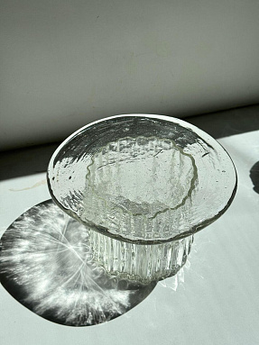 Подставка высокая из прозрачного стекла