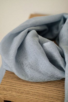 Кашемировый палантин Аннапурна ручной работы в цвете небесный голубой