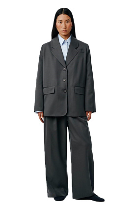 Блейзер прямой на трех пуговицах серый, S