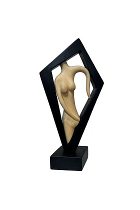 Скульптура из дерева Судьба